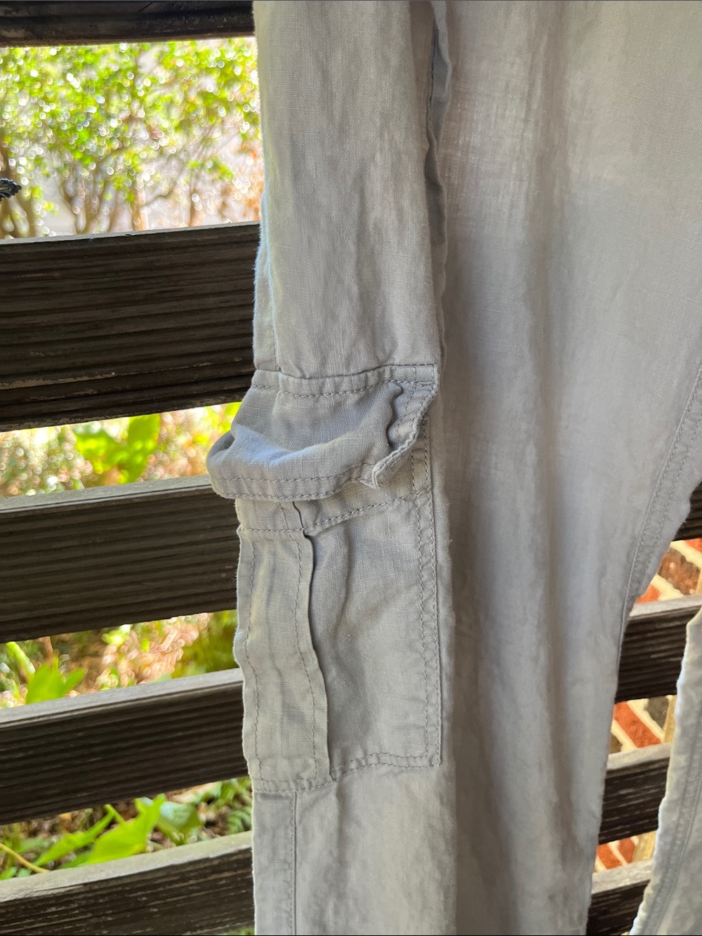 Kut from the Kloth linen cargo flare/boot cut Pants - Women’s 10 - Picture 4 of 4
